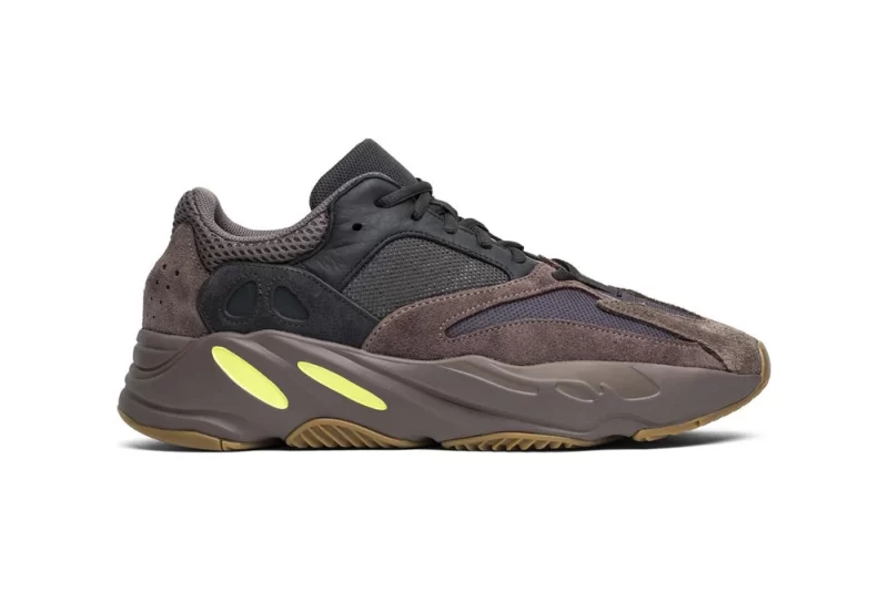 Yeezy 700 Mauve