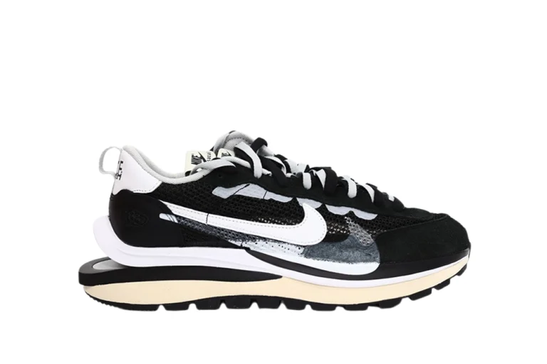 VAPORWAFFLE SACAI BLACK WHITE