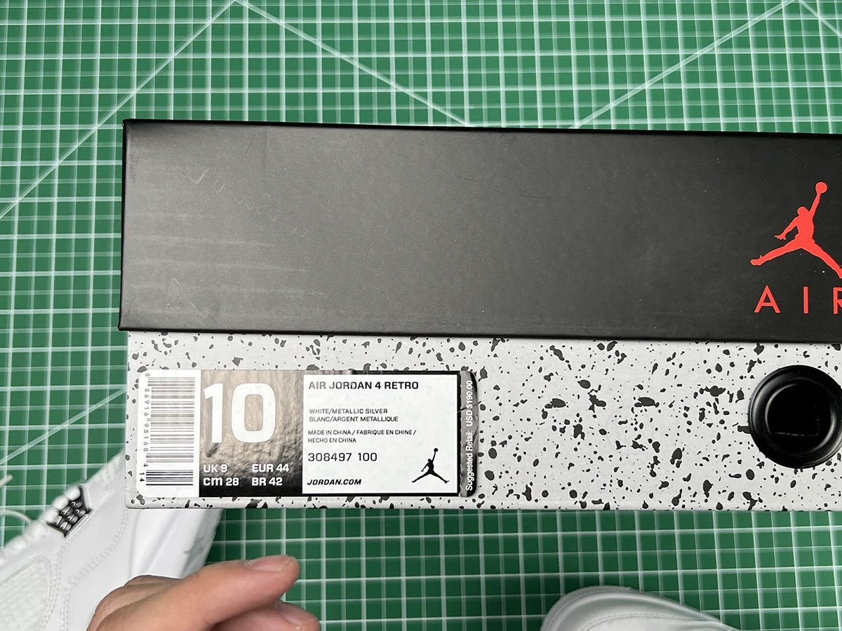 Shoe box with splash ink design