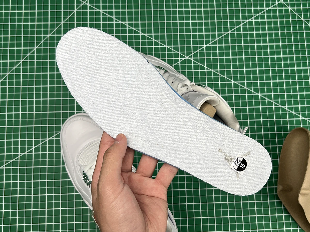 the white insole