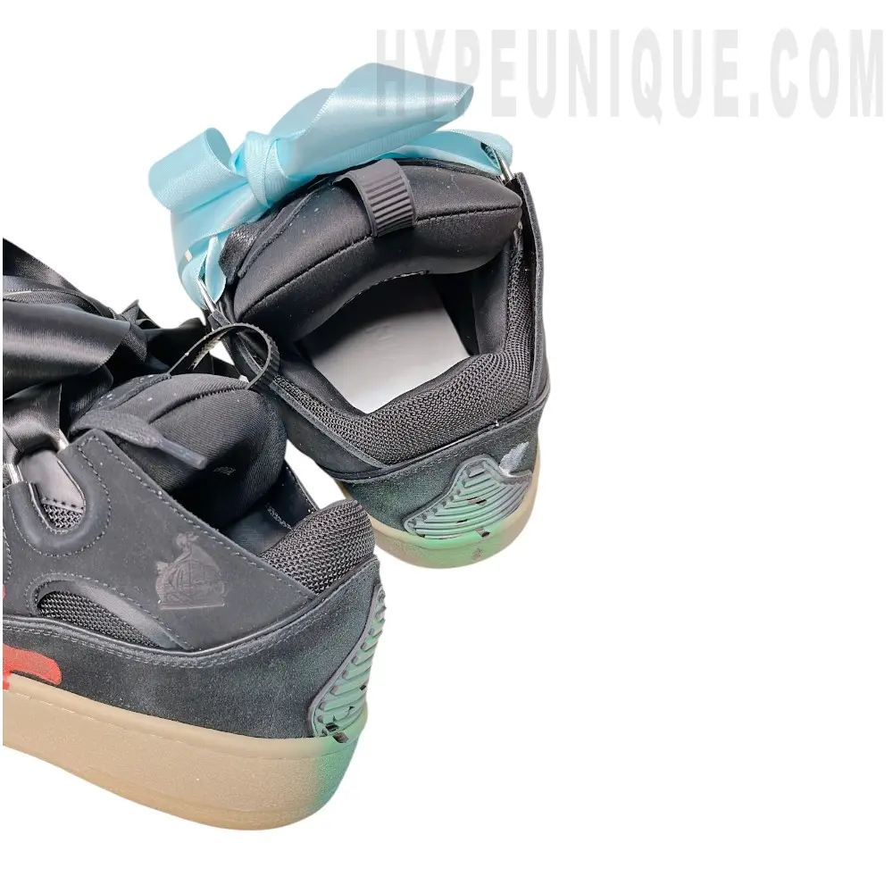 the shoe collar