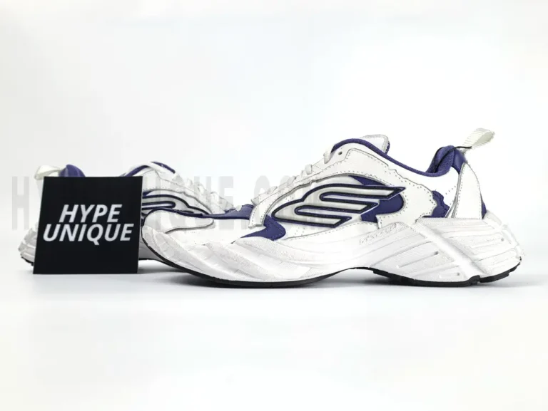 Monday Shoe in Navy/white