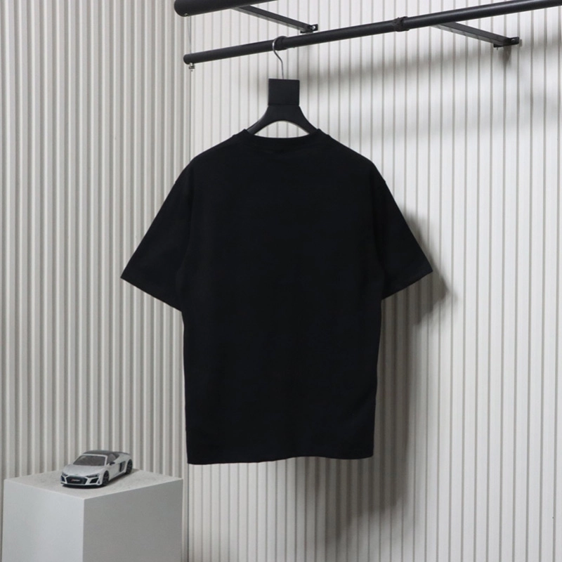 Classic Single Product Pattern Print T-Shirt