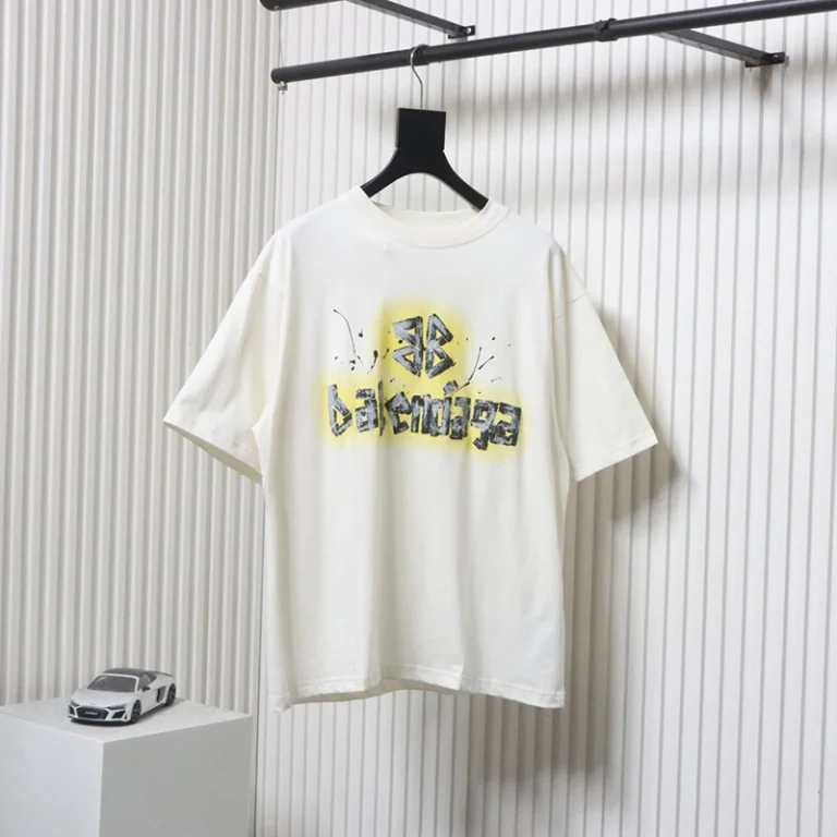 Hand-Painted BB Letter Logo Printed T-Shirt