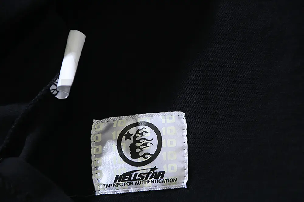 Simple and elegant tag with a premium texture.