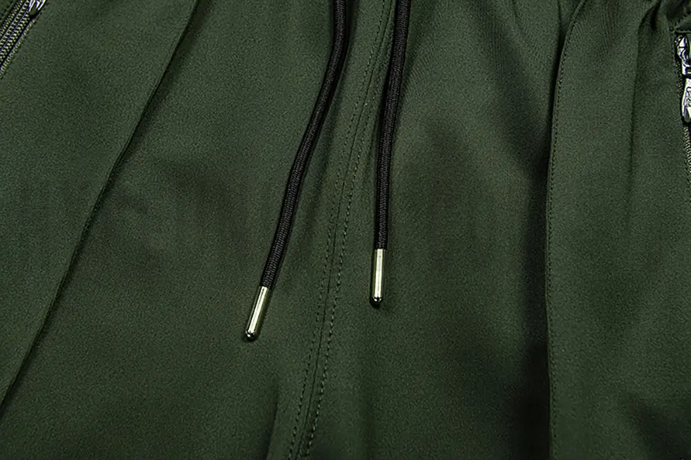Green drawstring design.