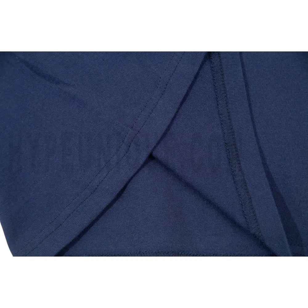 Sharp seams, stubbornly smooth