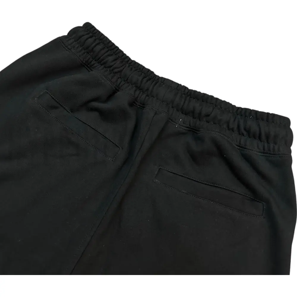 Elastic waistband detail image of the pants