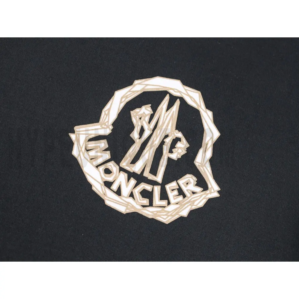 Embroidered graphic on the side of the T-shirt