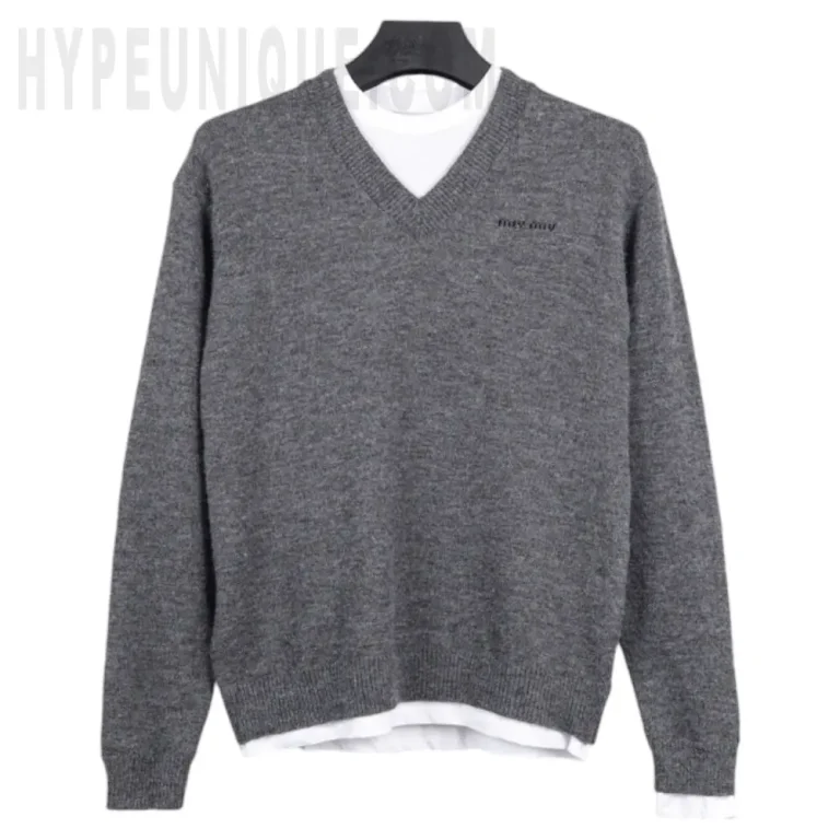Cashmere V-neck sweater