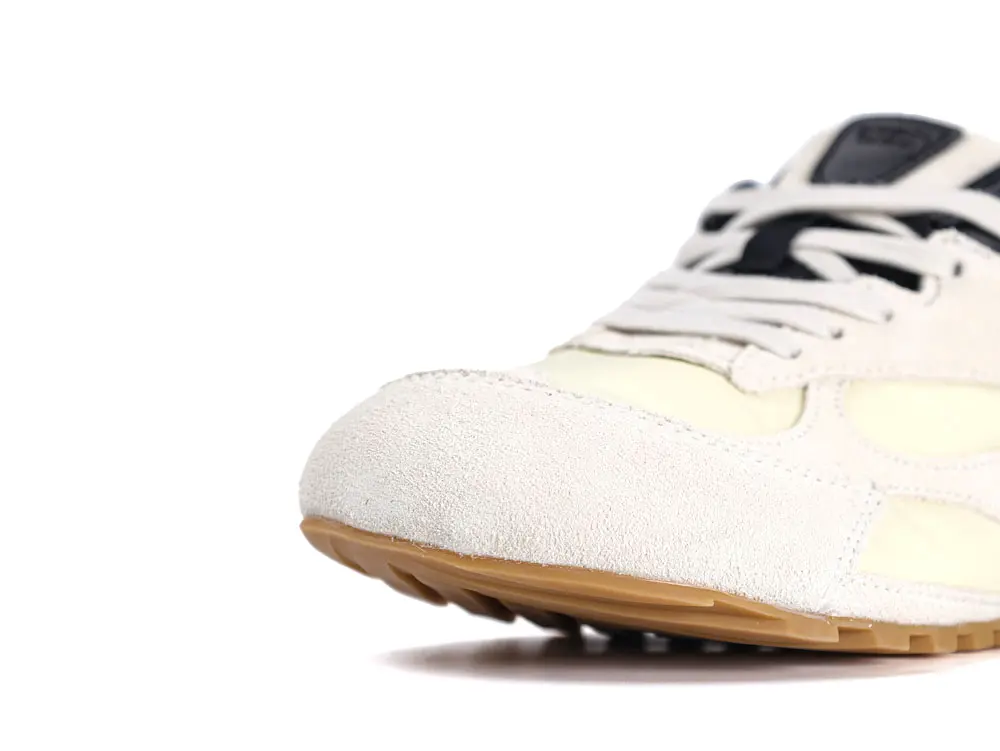 the beige toe