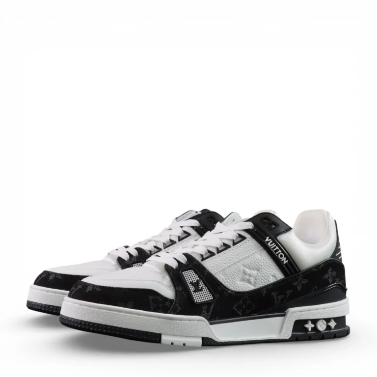 The outside of the left shoe