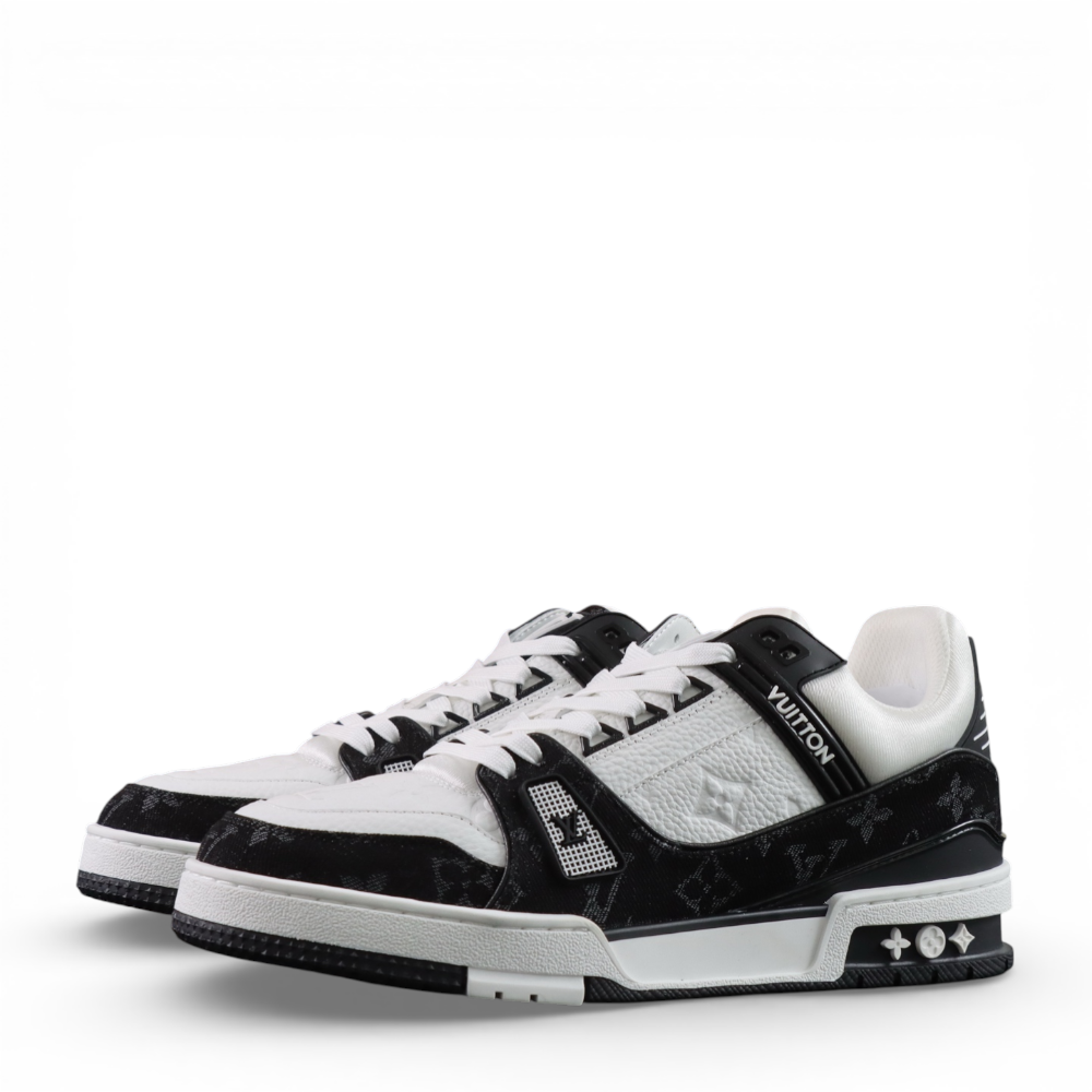 The outside of the left shoe