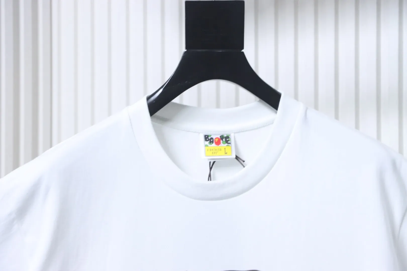 Neckline