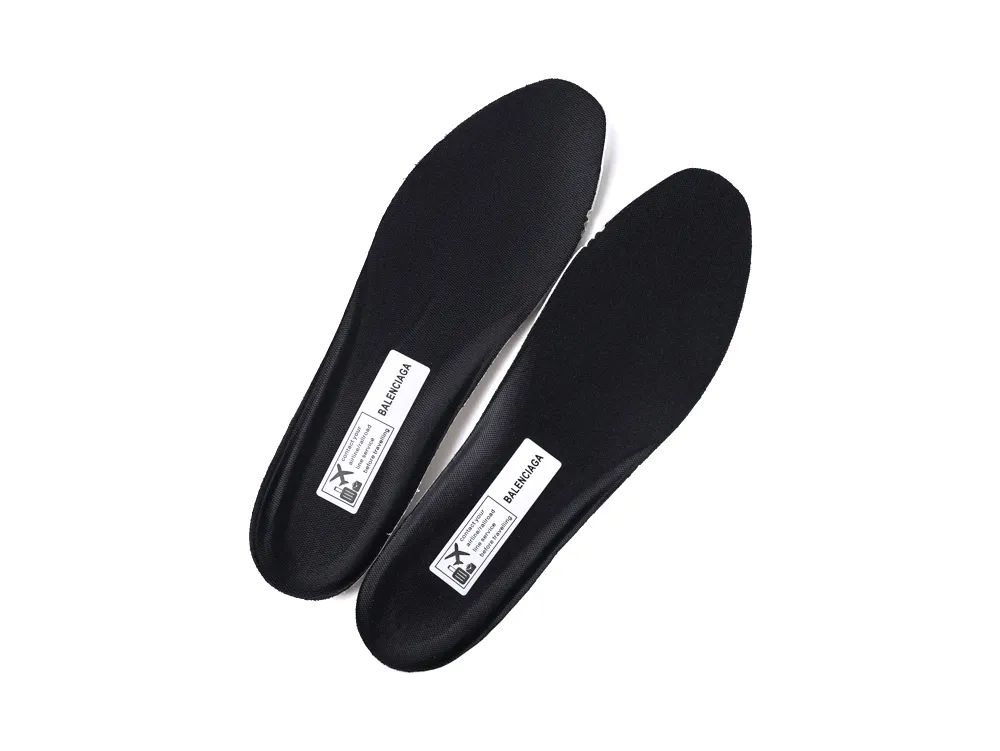 Black foam insoles with label, featuring a comfortable and supportive material design.