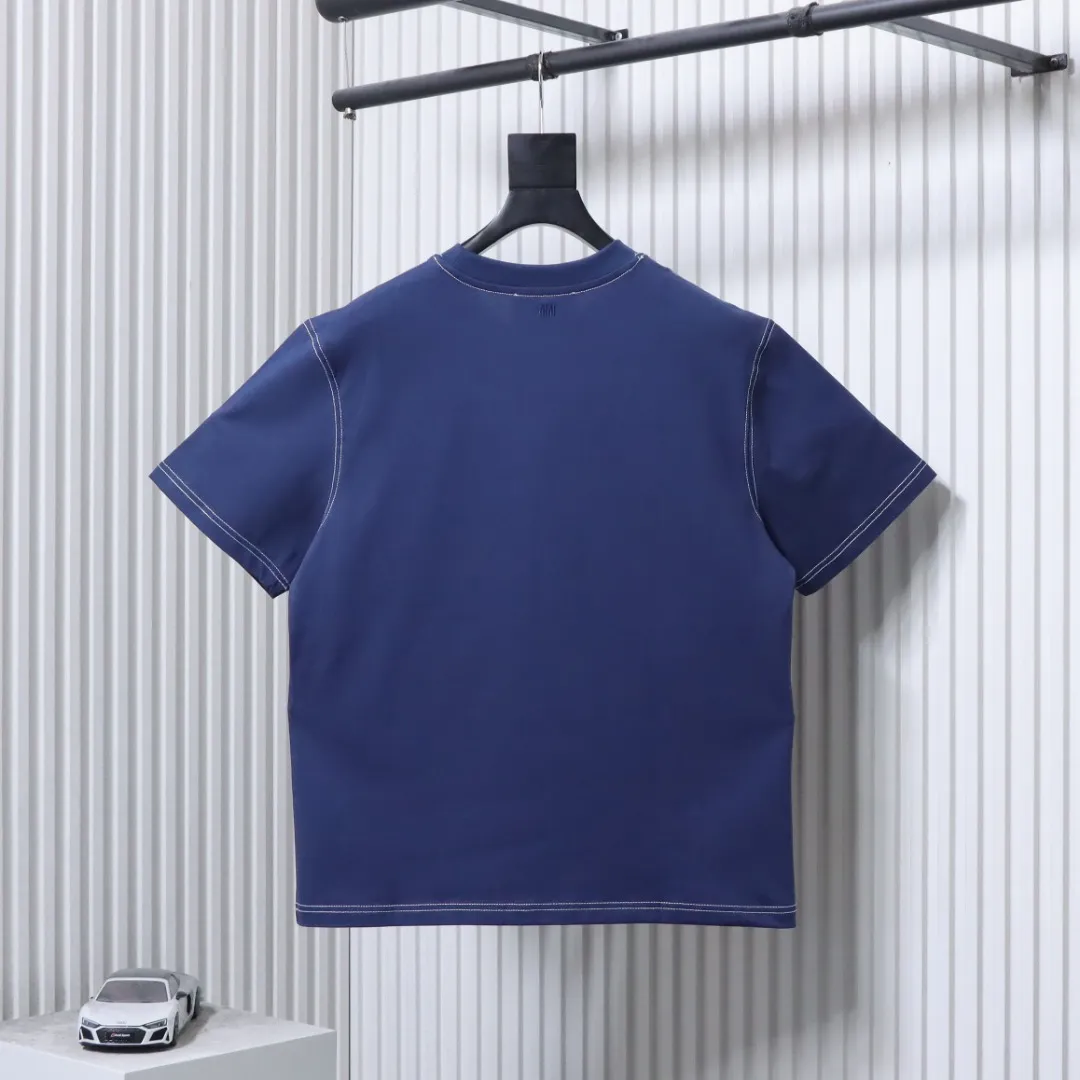 Back of Ami 26SS Topstitched Heart Embroidery T-Shirt
