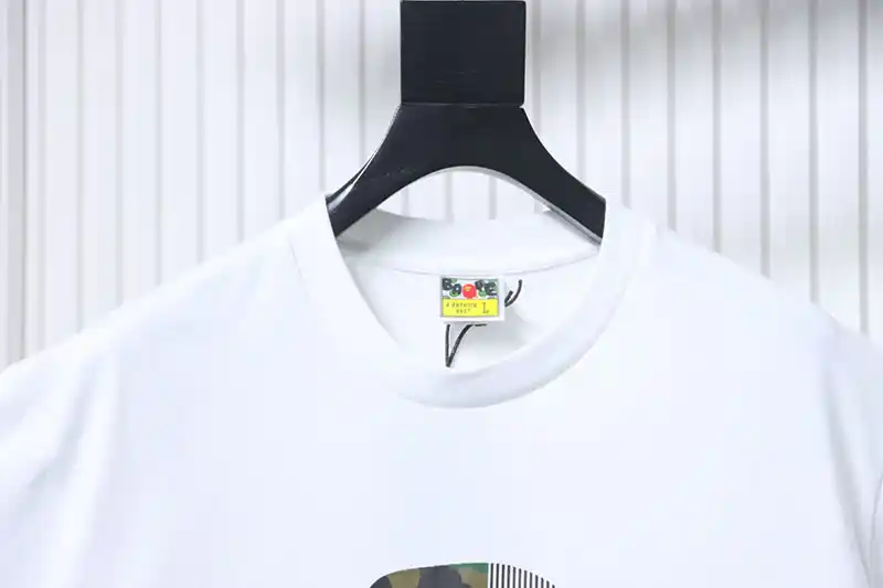 Neckline