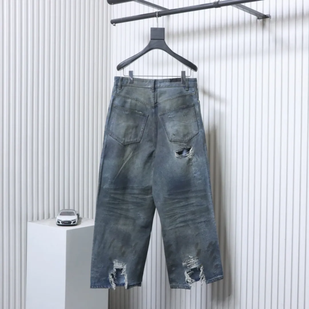 Back of BLCG Hand-Distressed Oil-Wash Baggy Jeans