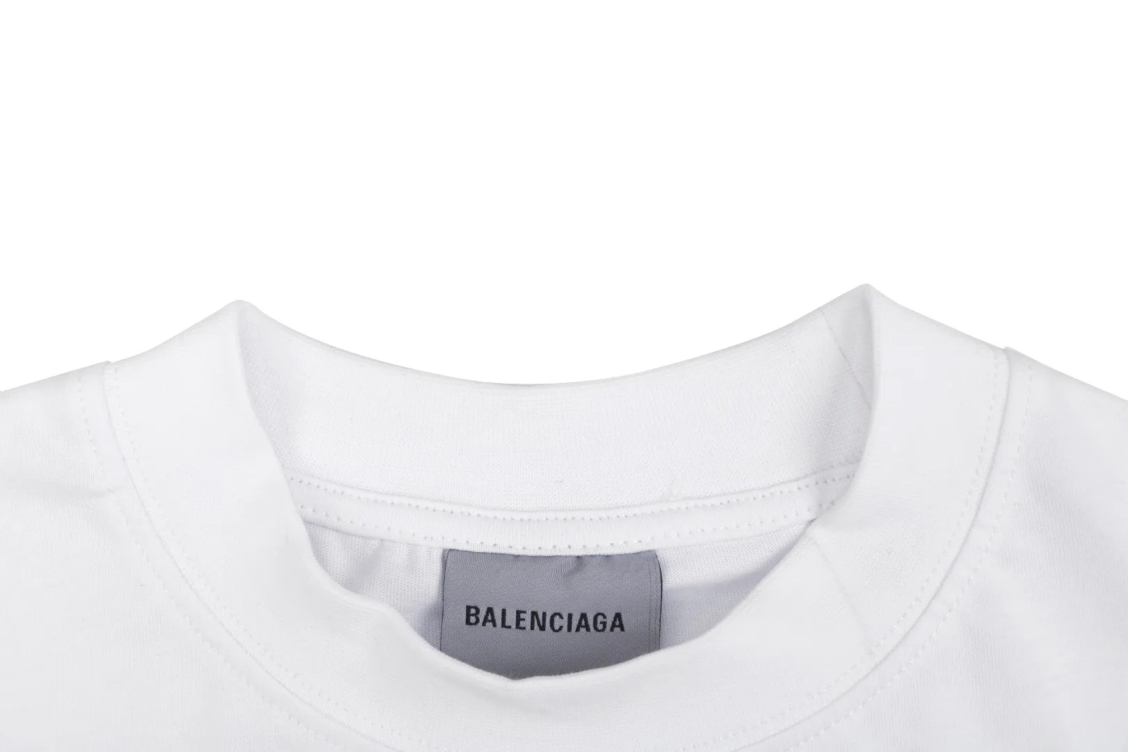 Close-up Neckline