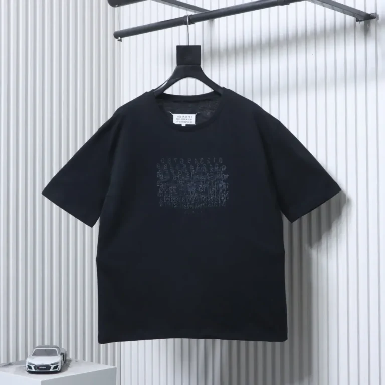 MM Mirror Letter Short-Sleeve T-Shirt Color Black