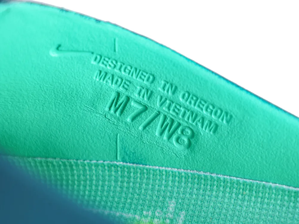 Mind 001 Geode Teal sneaker size label and product tag