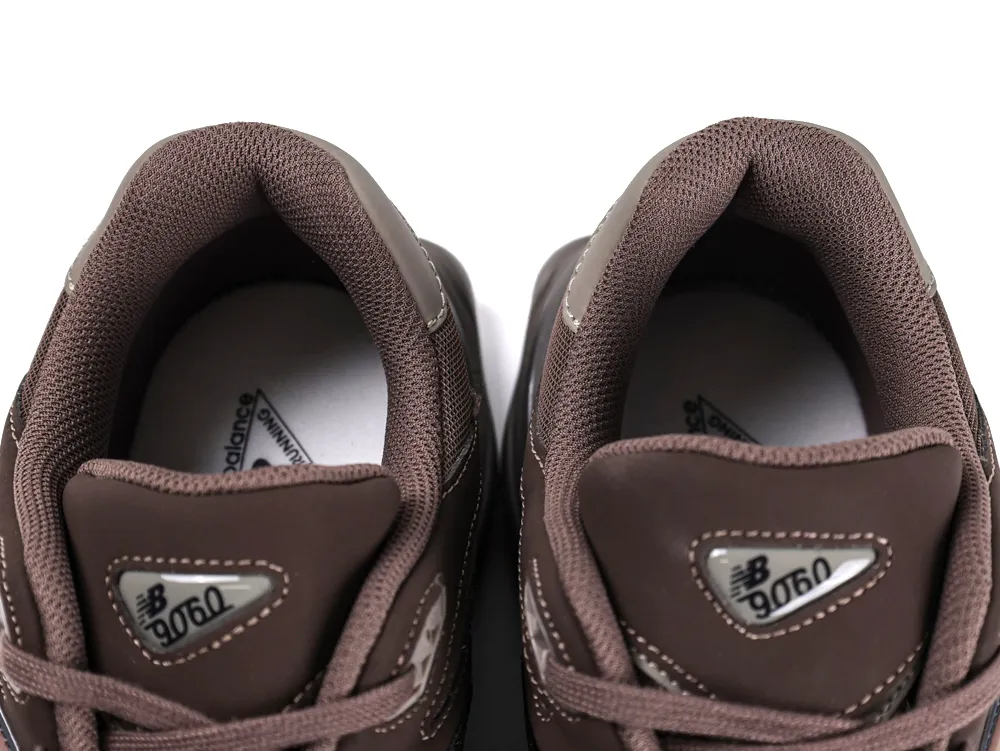 New Balance 9060 Mono Cortado tongue logo detail