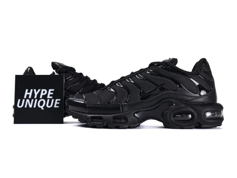 Air Max Plus "Triple Black"