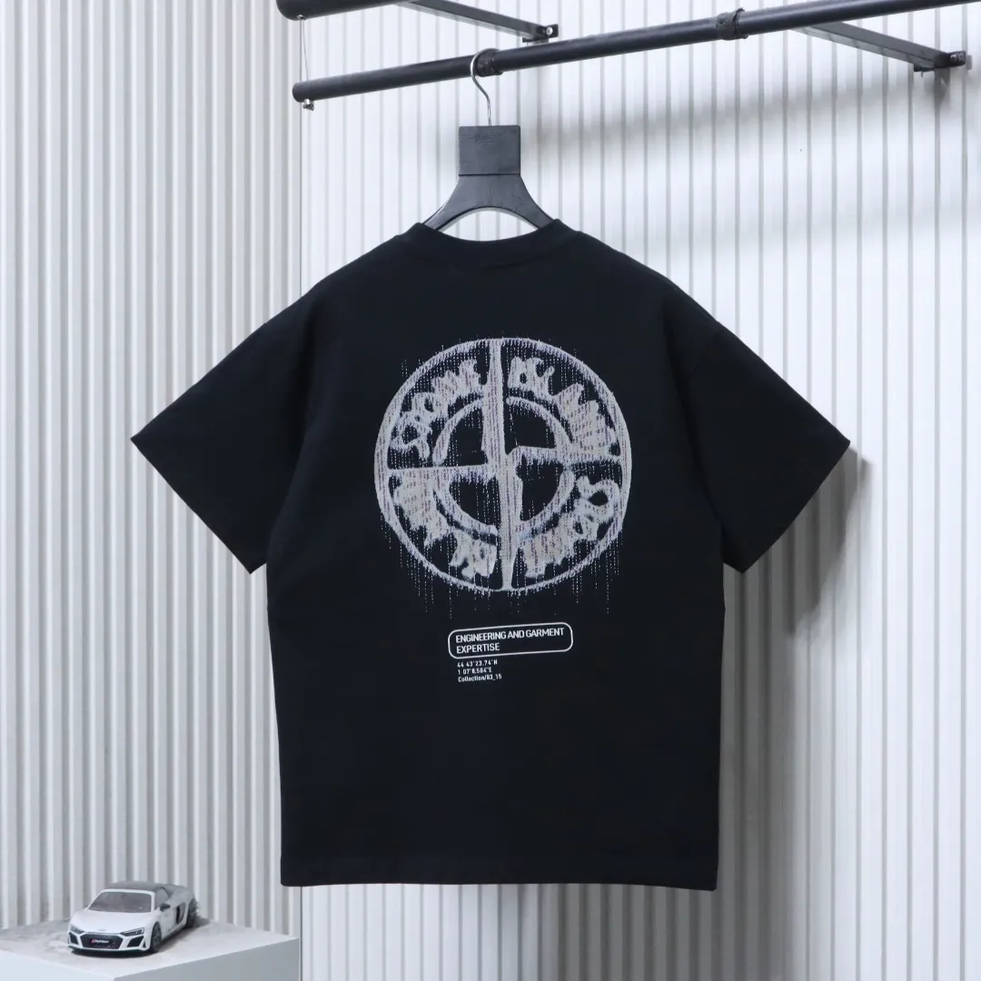 Back Blurred Compass Print Cotton T-Shirt Color Black