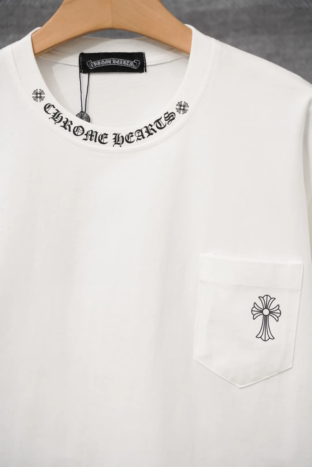 Collar and Pocket Details