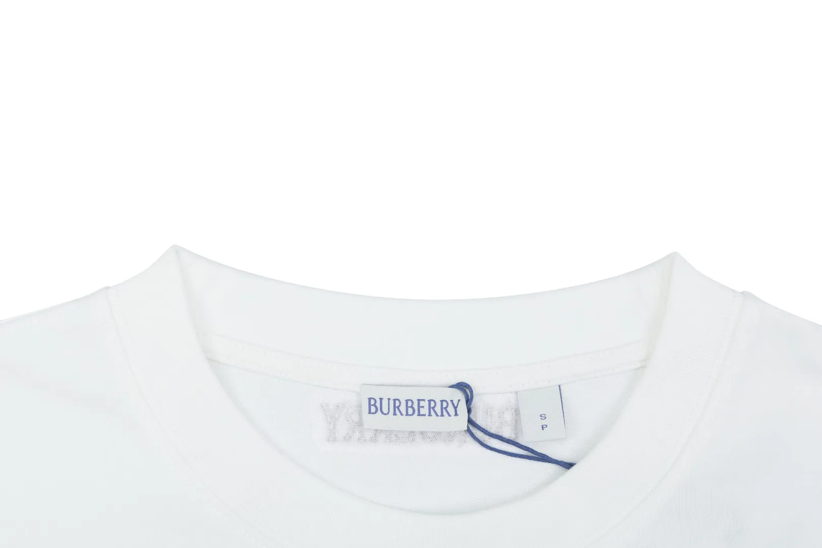Close-up Neckline