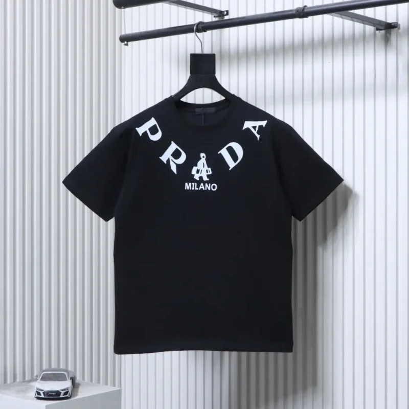 Milano Neckline Figure Logo Short-Sleeve T-Shirt
