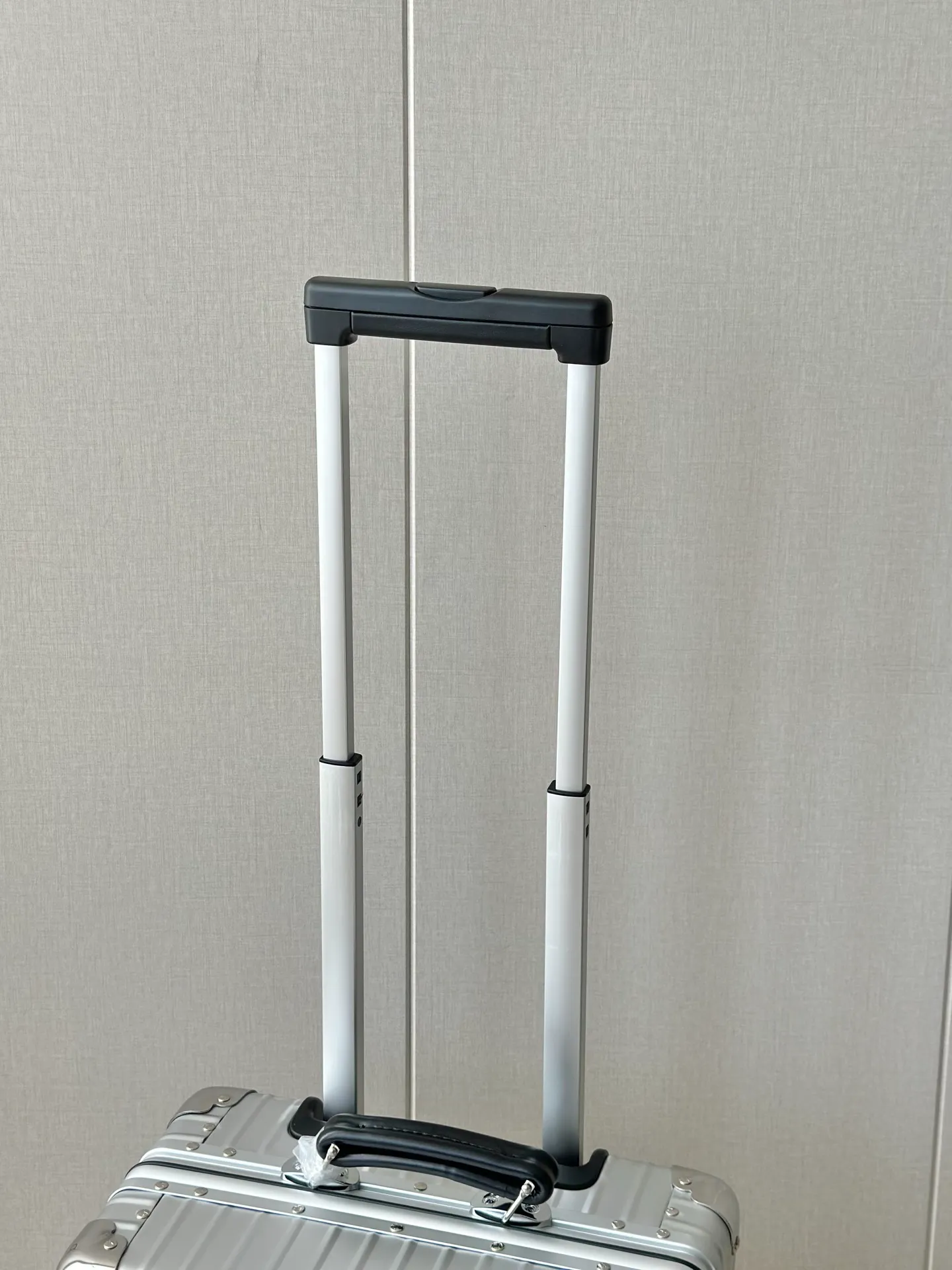 Extended Handle Detail