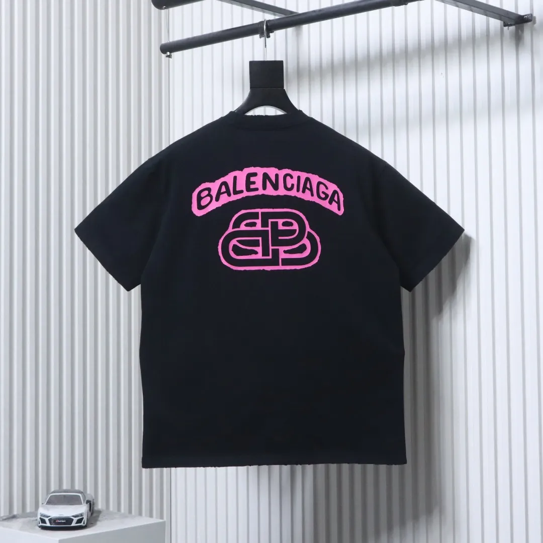 Back BLCG Lock-On Letter Graffiti Print Distressed T-Shirt