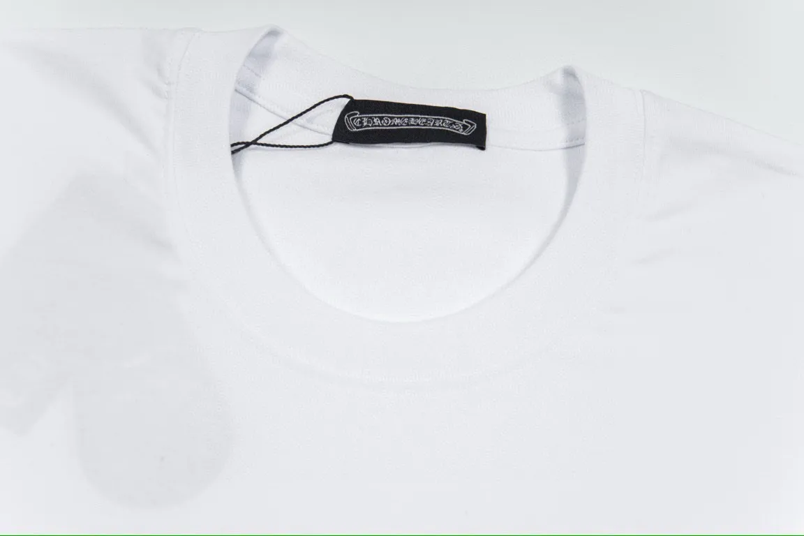 Neckline