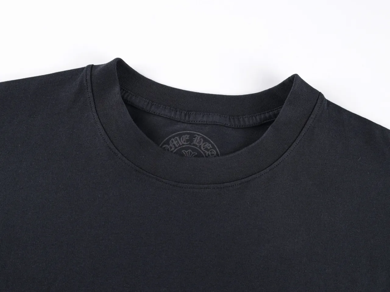 Neckline