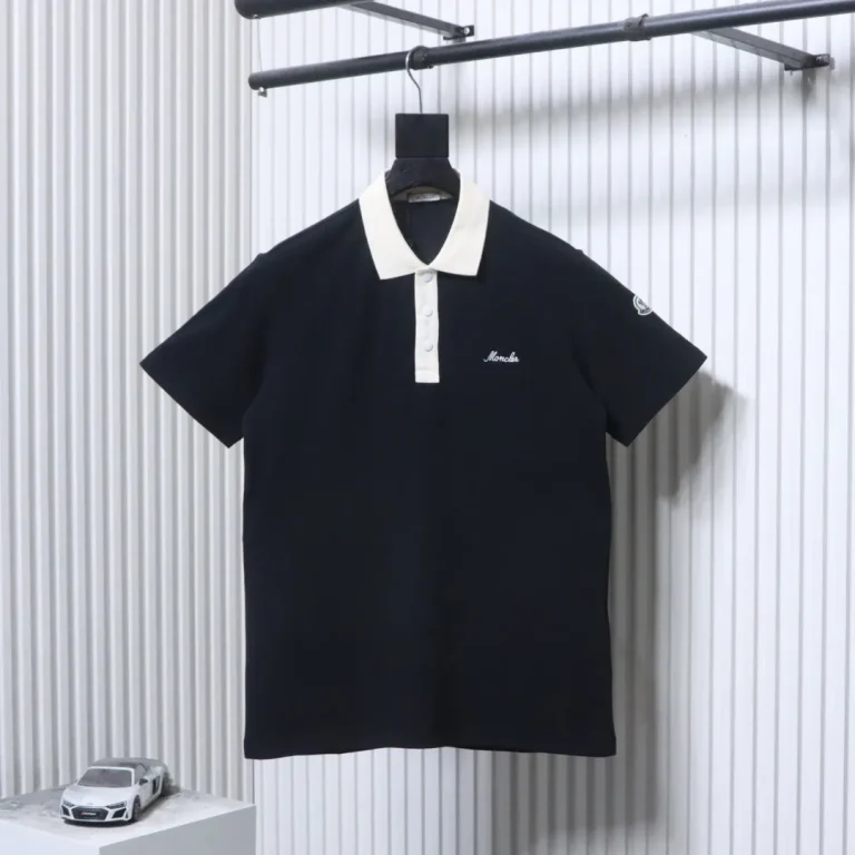 Color-Blocked Collar Embroidered Polo T-Shirt
