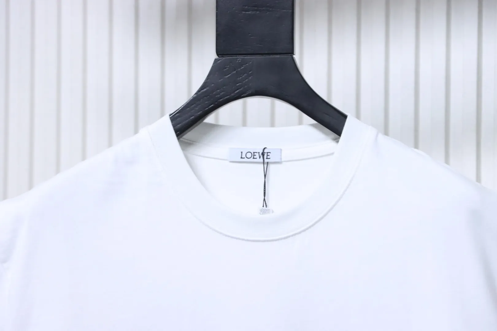 Neckline