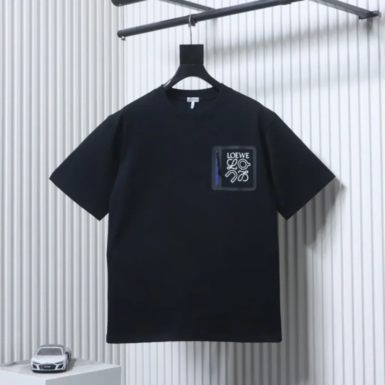Lo x On Running Zip Pocket Logo T-Shirt