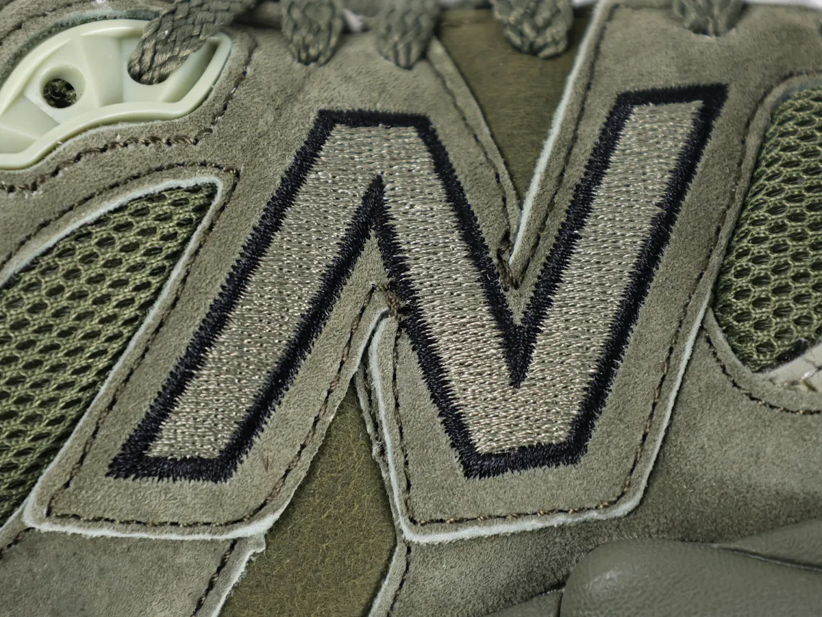 Side Logo Detail
