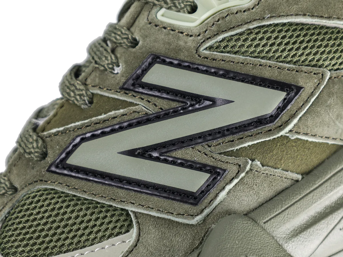 Side Logo Detail