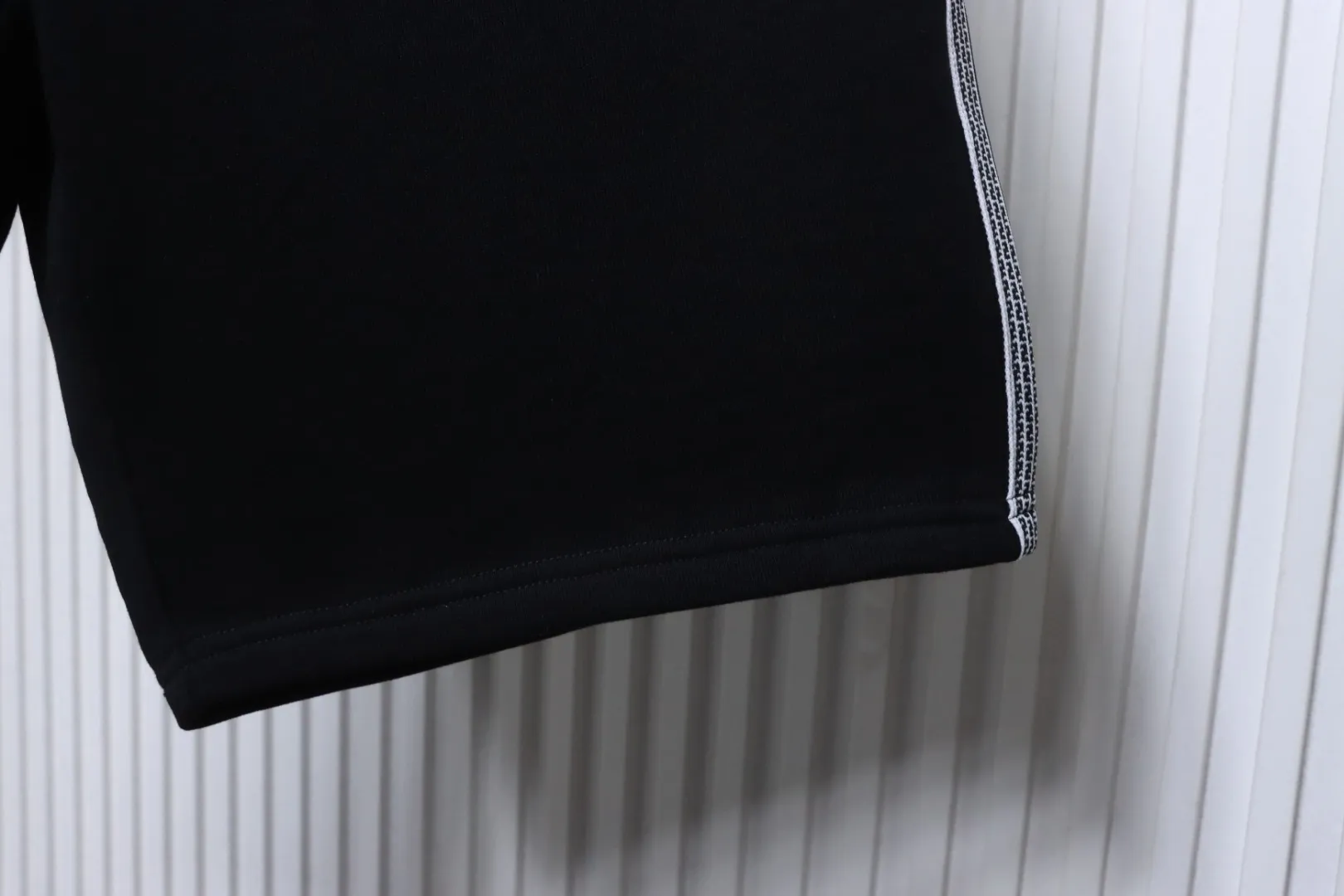 Bottom Hem Detail