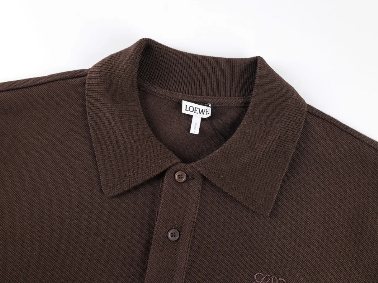 Neckline
