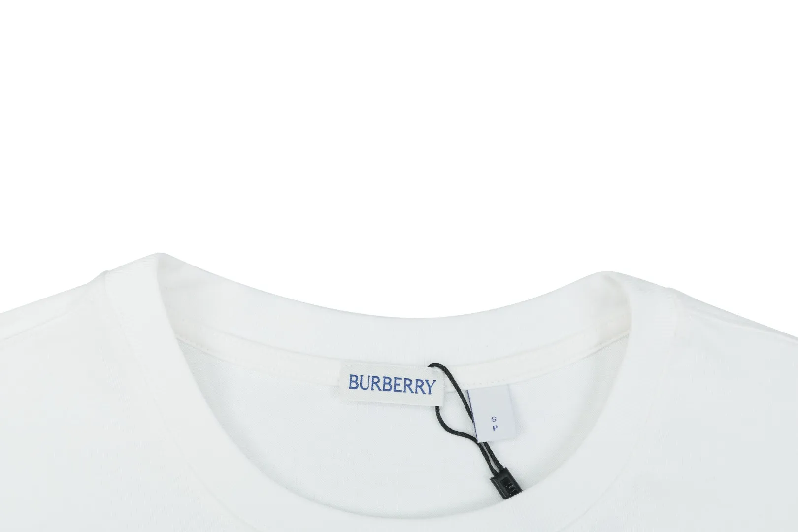 Close-up Neckline