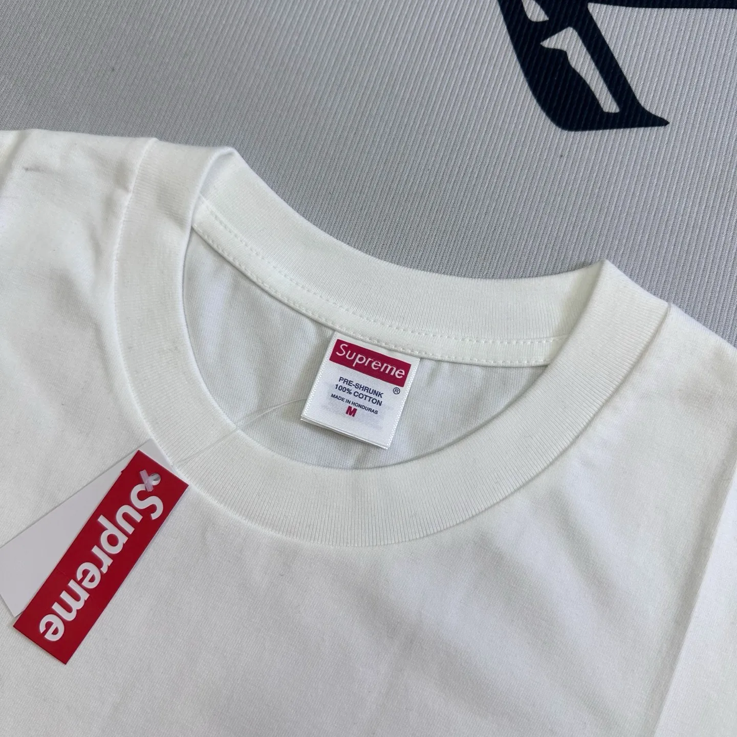 Neckline