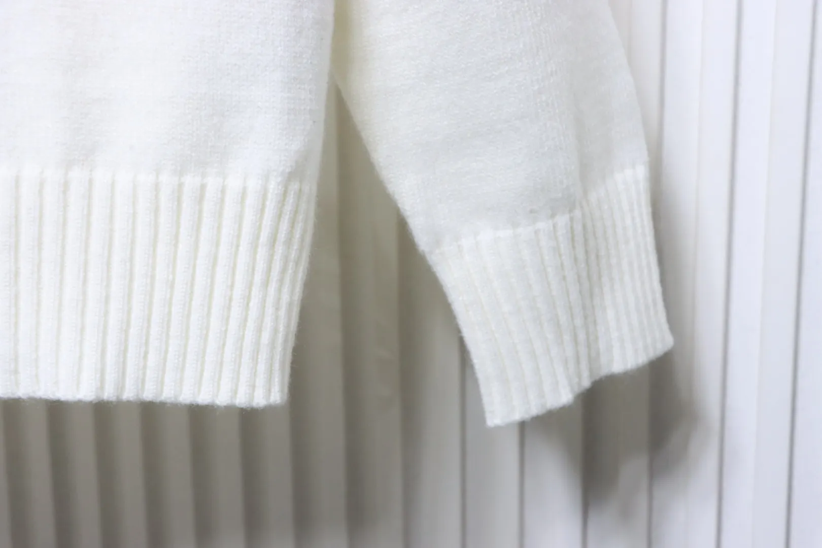Long Sleeve Detail