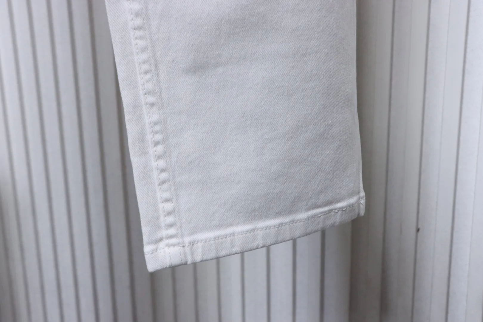 Bottom Hem Detail