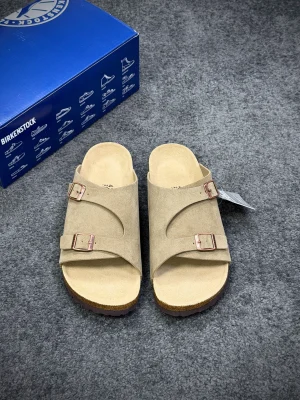 BK Zürich Suede Khaki Buckled Sandals