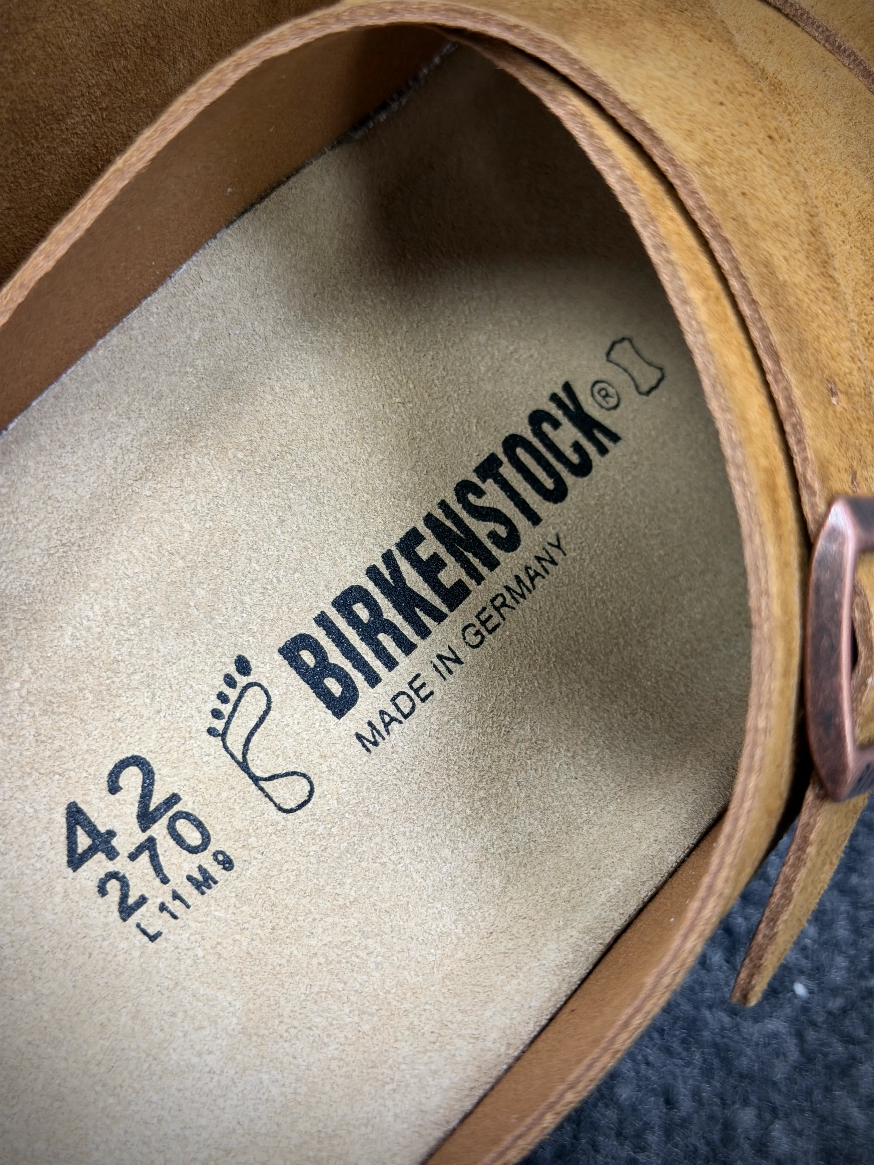 Foot Bed and Logo Detail
