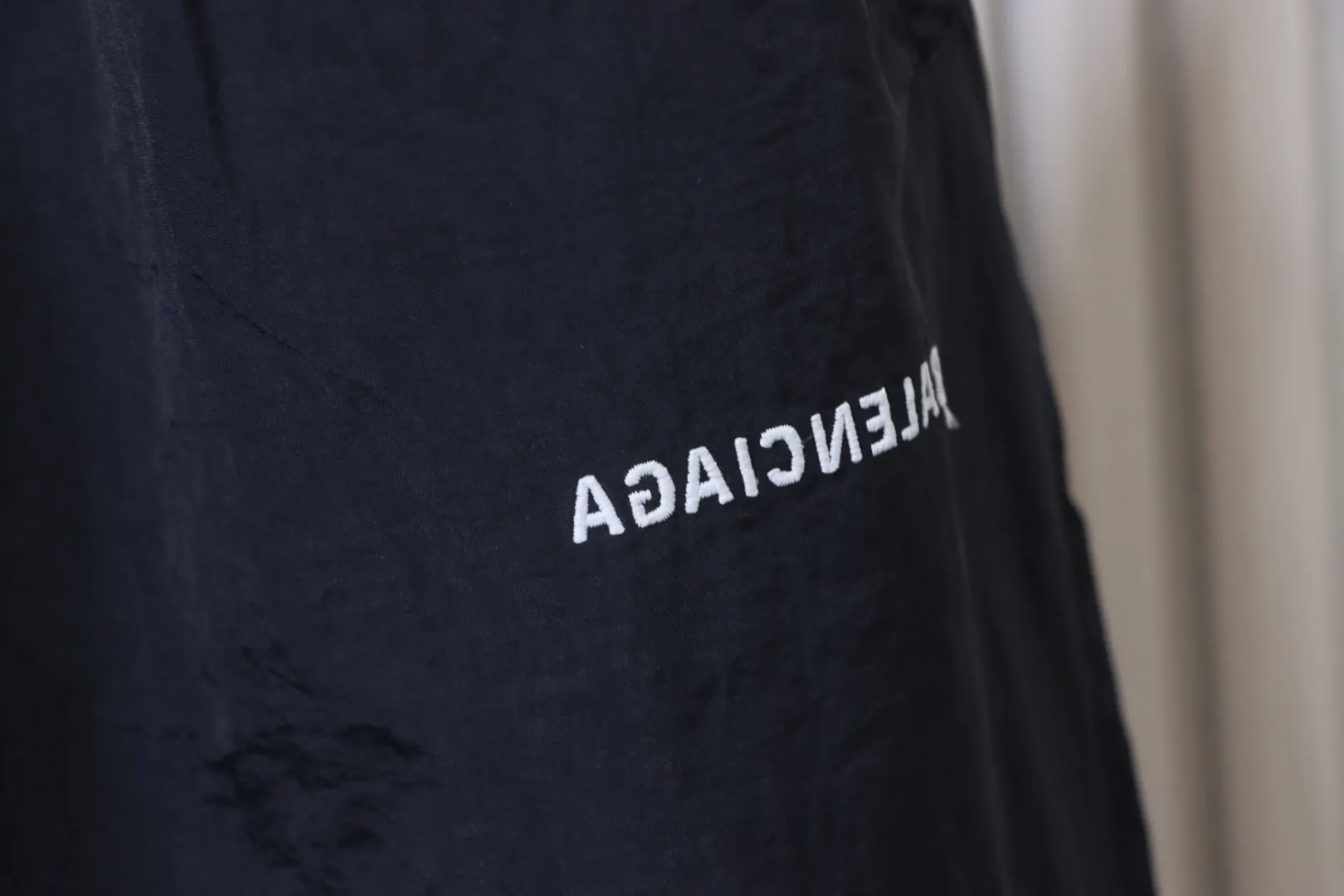 Logo Detail