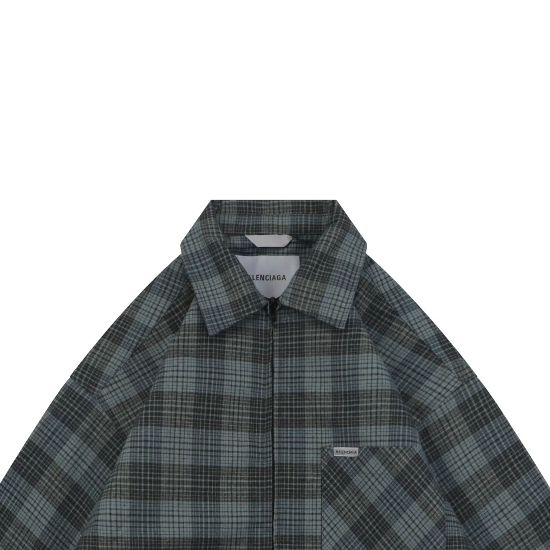 Collar Detail